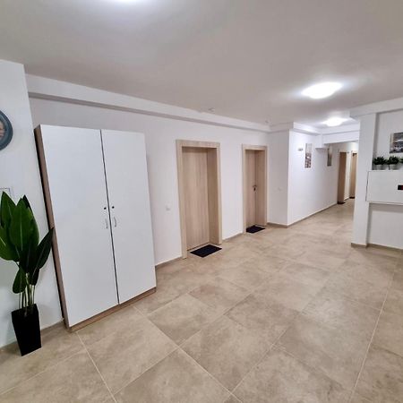 Best Family Apartments & Private Parking 소피아 외부 사진