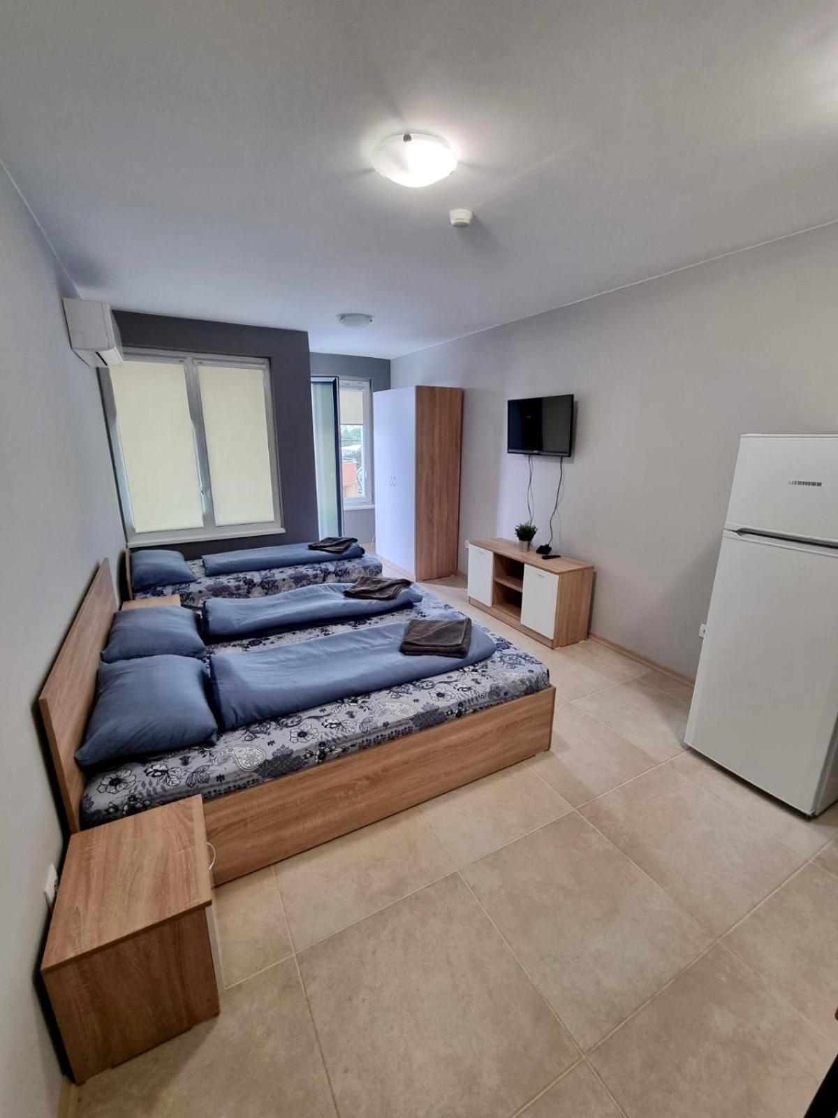 Best Family Apartments & Private Parking 소피아 외부 사진